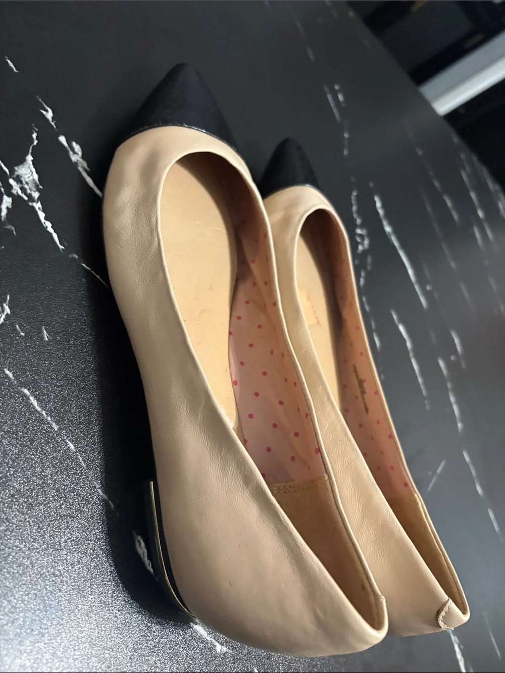 Isaac Mizrahi Two-Tone Pointed Flats in Black & Beige